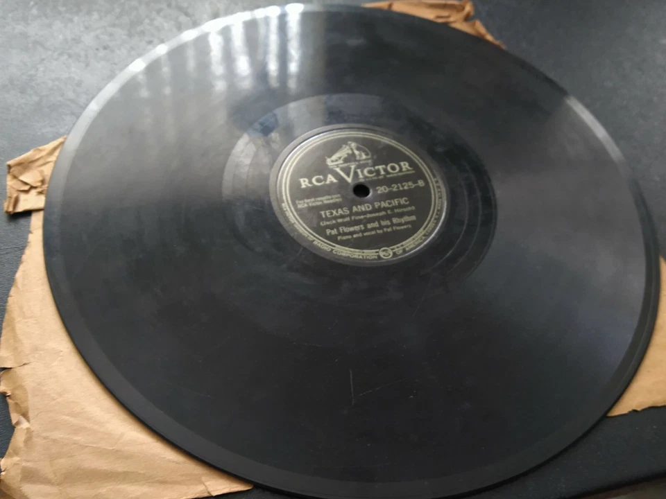 RCA Pat Flowers Texas and Pacific / Bring Me Some Money, Honey 78 RPM 20-2125 Foto 2 de 4
