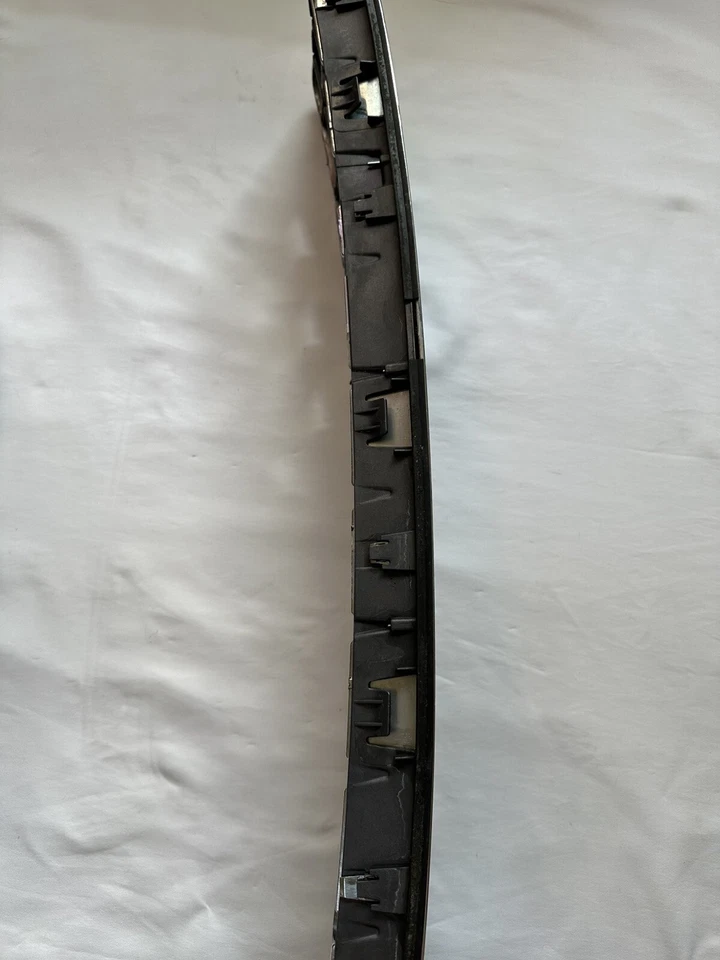 Parrilla delantera Volvo XC90 2004-2014 Foto 4 de 4