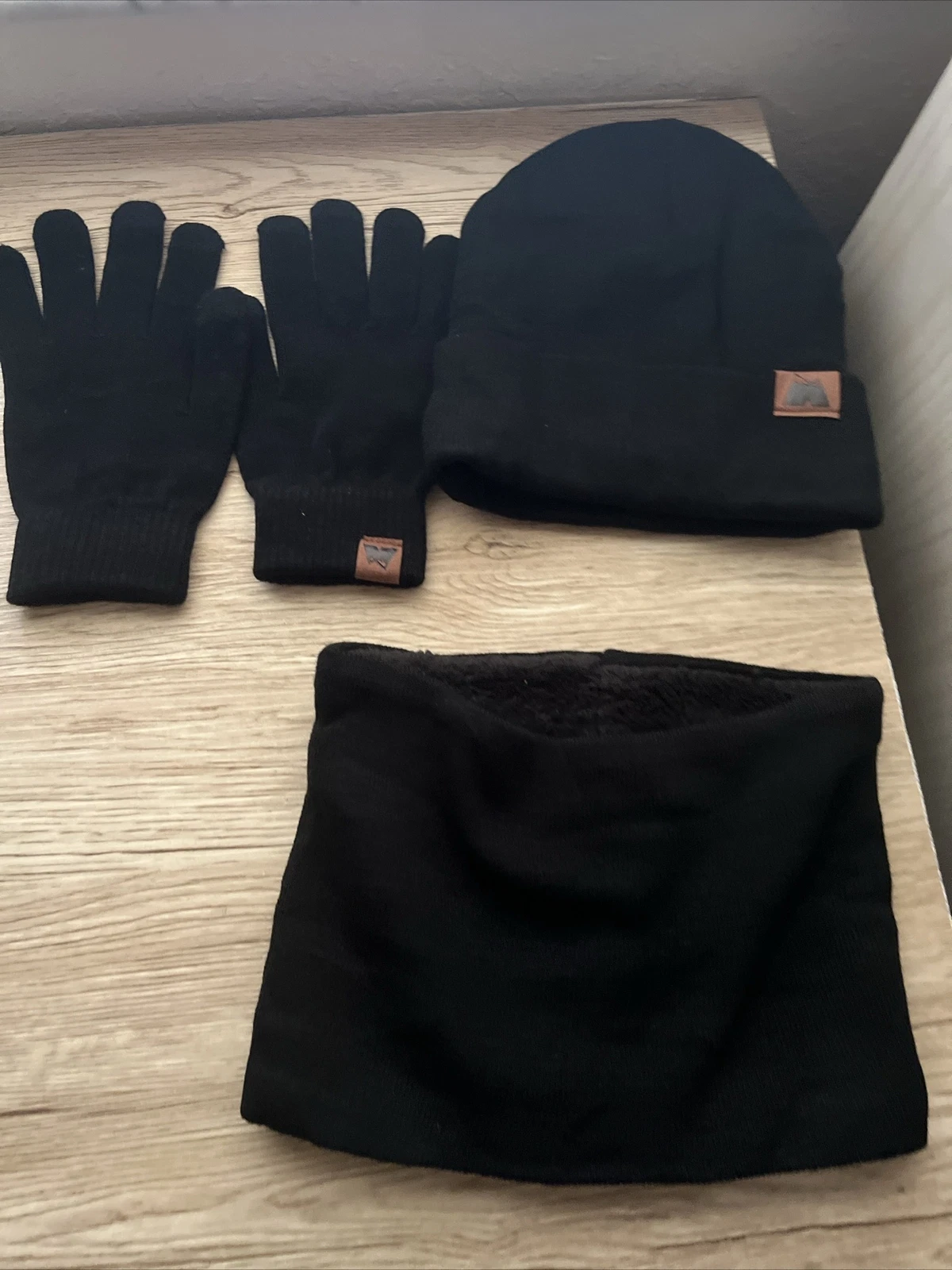 Beanie Hat, Neck Warmer, & Gloves Set Unisex 3-Pieces Black NEW