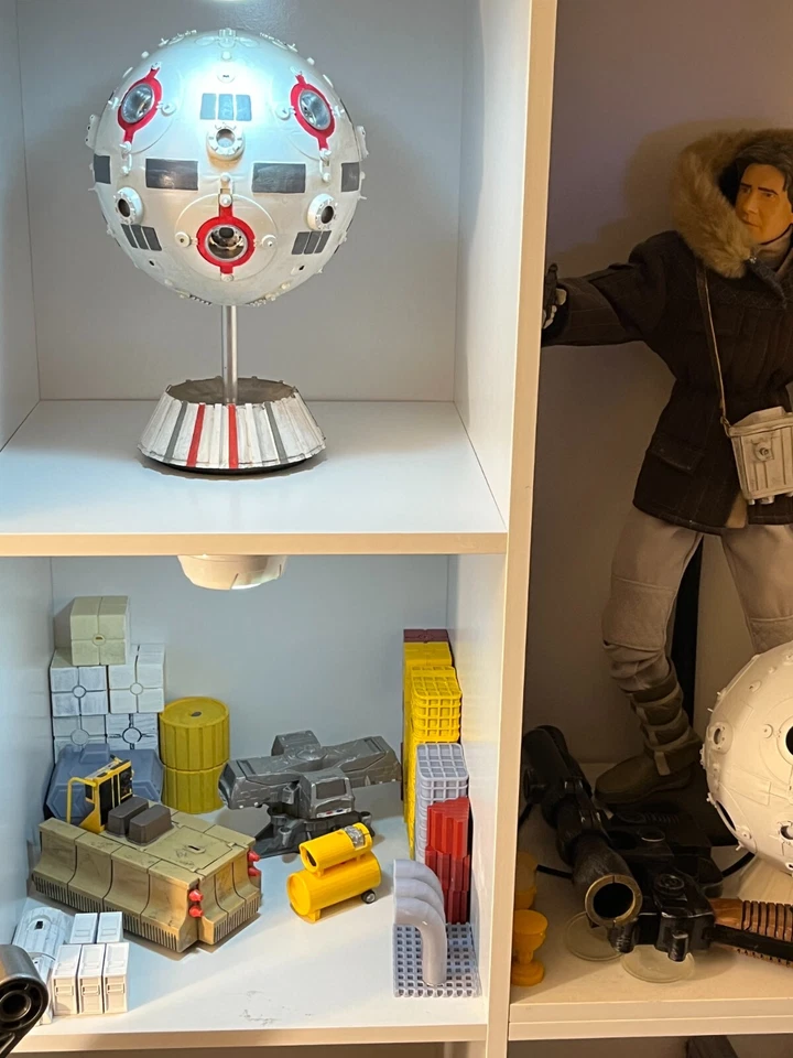 Jedi Entrenamiento Control Remoto Escala Completa Resina Réplica y Pintado Foto 2 de 4