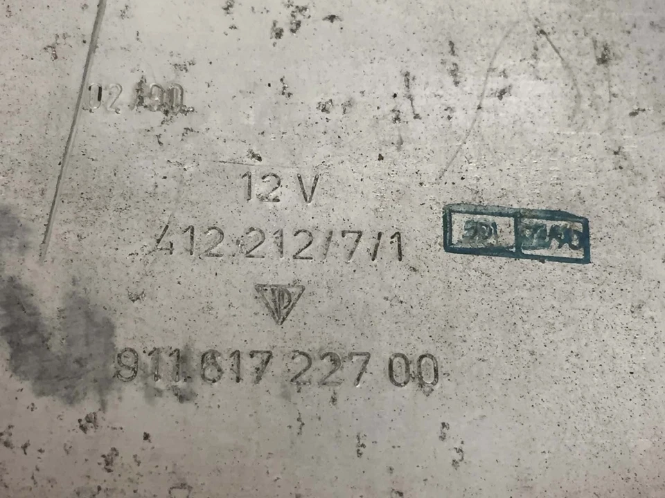 保时捷 911 964 993 巡航控制单元 911.617.227.00 91161722700 F4 — 第 3/4 张图片