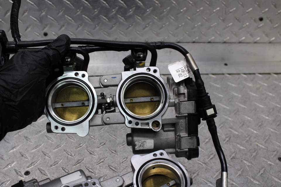 Aprilia Tuono V4R Aprc 2014 cuerpos de acelerador ABS Foto 3 de 4