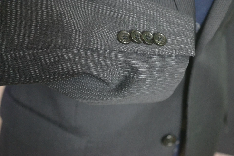 Apt. Traje de 2 piezas a rayas grises para hombre 42R chaqueta 34/28 pantalón Foto 4 de 4