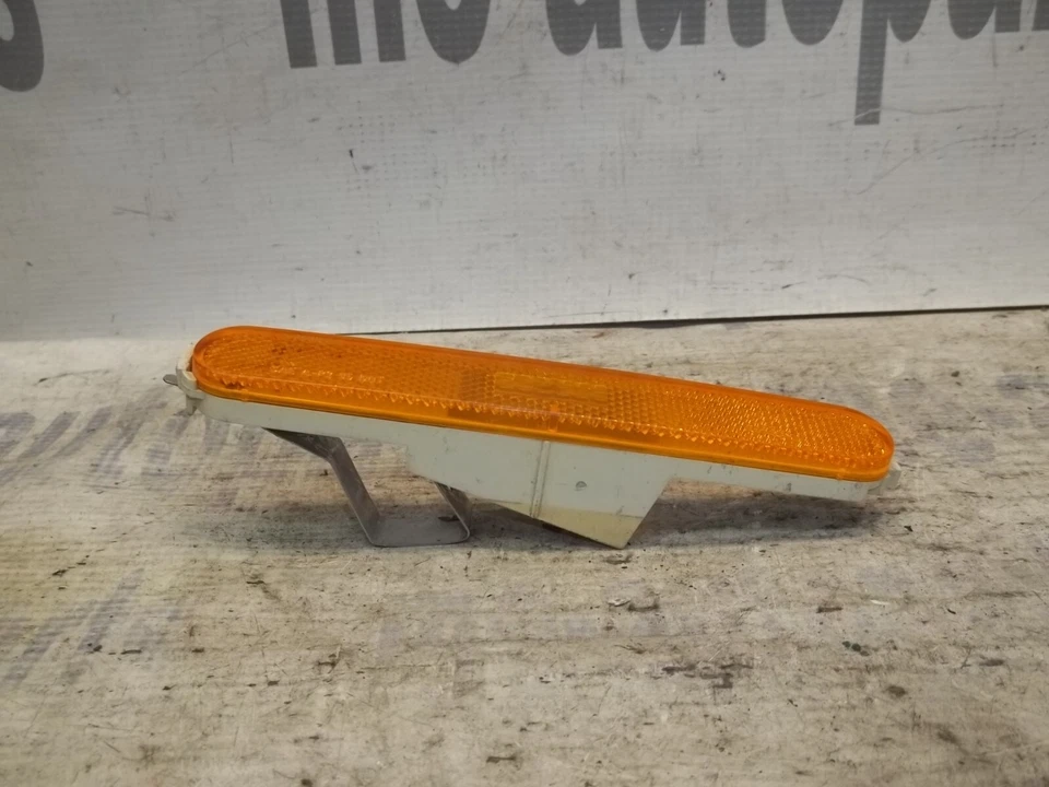 Luz marcadora parachoques delantero derecho Cadillac Catera 97-01 OEM Foto 4 de 4