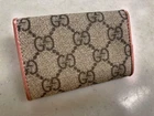 Gucci Porte clés 6 Crochets Portefeuille GG Suprême Ruban Charm Rose Beige