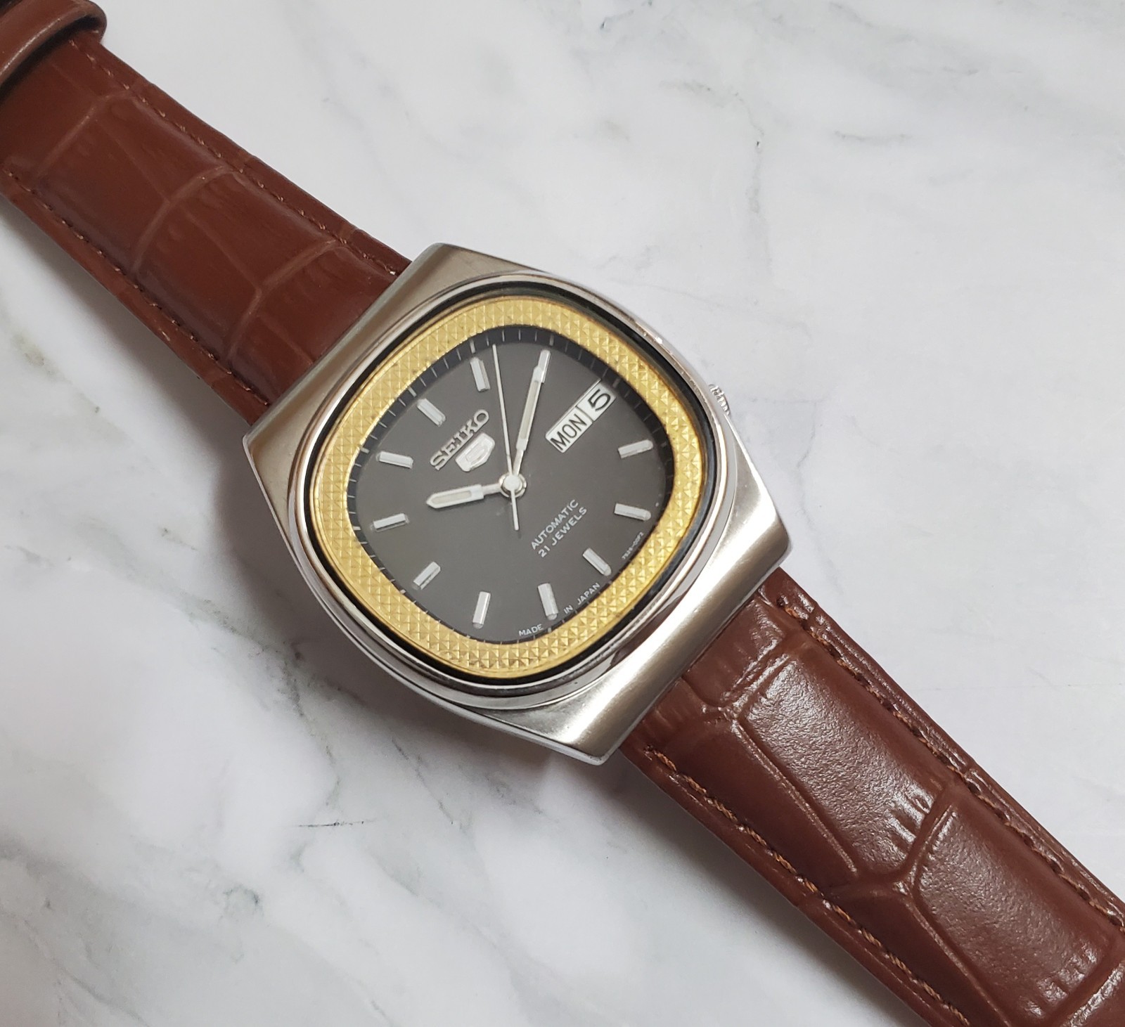 Retro OEM Seiko JDM Sunburst Rare 6309 Grey 1981 Dial Ultra Automatic TV Vintage - VintageWatches.PK Retro OEM Seiko JDM Sunburst Rare 6309 Grey 1981 Dial Ultra Automatic TV Vintage - vintagewatches.pk