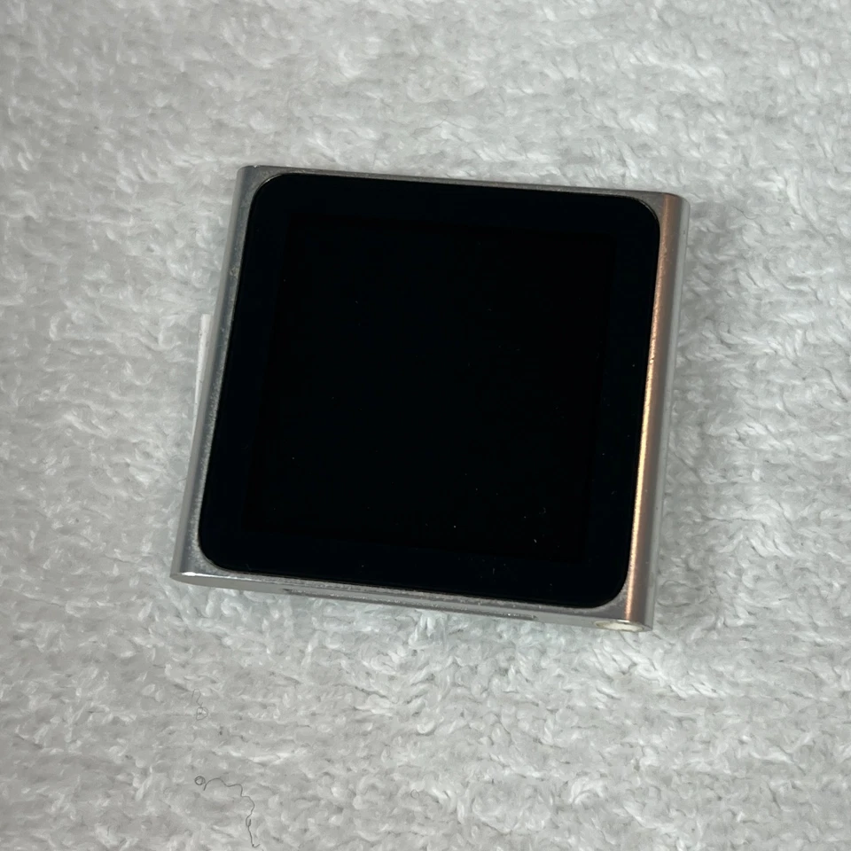 Apple iPod nano 6th Generation Silver 8GB A1366 Tested Working Slight Yellowing - Image 2 of 4