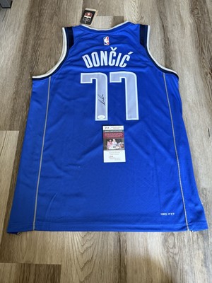Luke Doncic Autographed Nike  Blue Jersey（ Consignment Item）