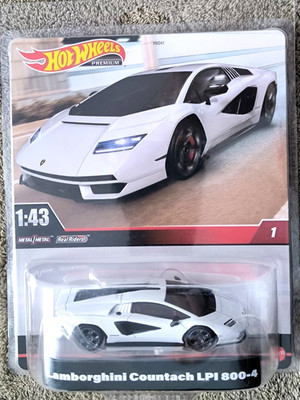 Hot Wheels Lamborghini Countach LPI 800-4 Weiß in 1:43 Neu und OVP