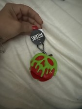 Bath And Body Works Disney Villains Poison Apple Pocketbac Holder Clip Keychain 