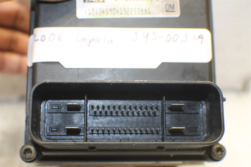 2006-2007 Chevrolet Impala Monte Carlo ABS Pump Control 15815904 Module 260 14K3 - Image 4 of 4