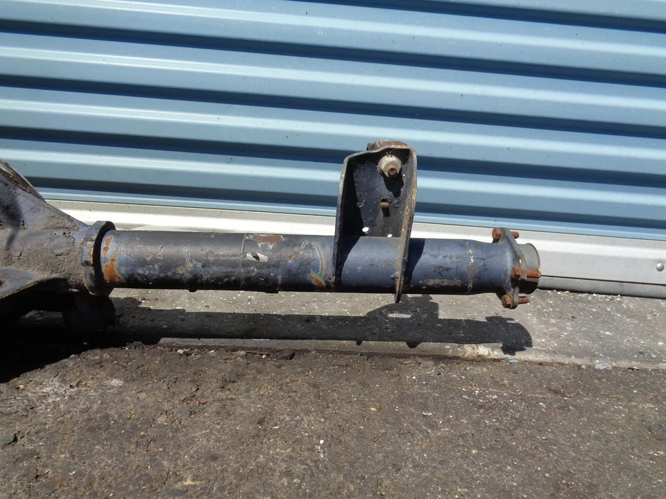 1999-2004 Ford MUSTANG Base Rear Axle 7.5" Ring Gear 3.27 Ratio OEM AK2203563 - Image 4 of 4