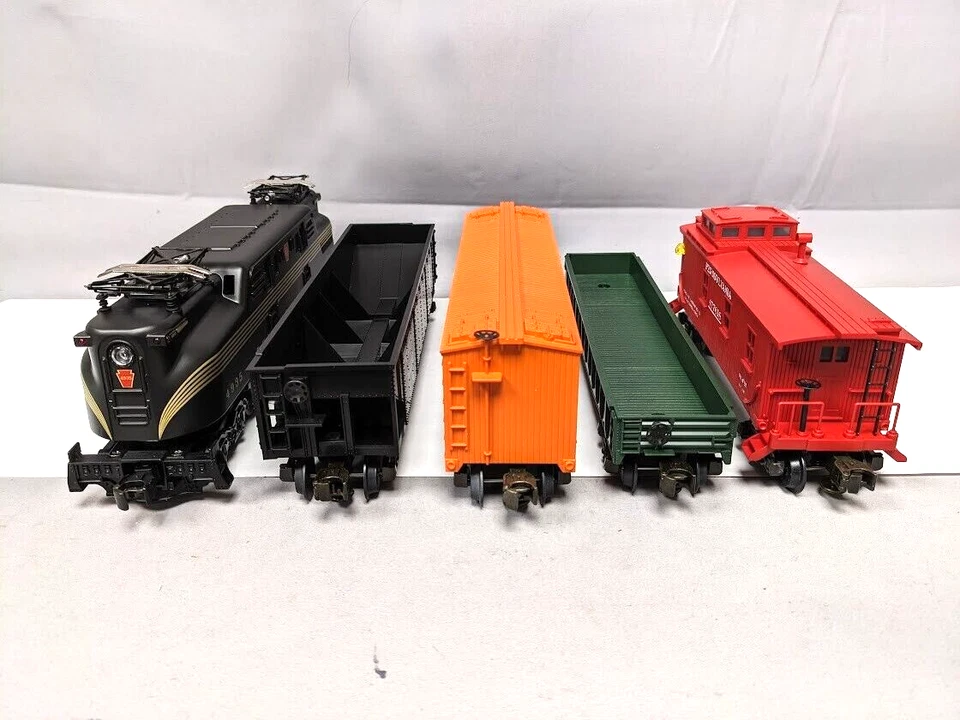MTH Rail King #004 PRR Green 5-Stripe GG-1 Locomotive w/4 Freight Cars C-9 - Image 4 of 4
