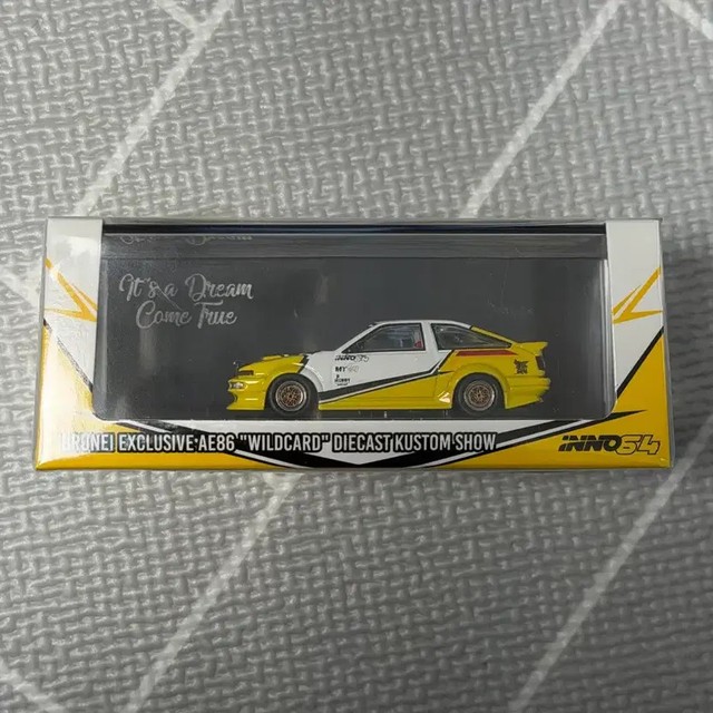 1:64 Toyota AE86 inno64 Diecast Model, Collectible Toy