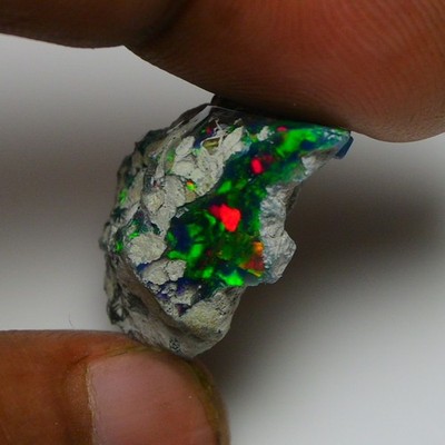 Glatter schwarzer Opal grob 16,25 kt natürlicher äthiopischer Welo Opal roh, ...