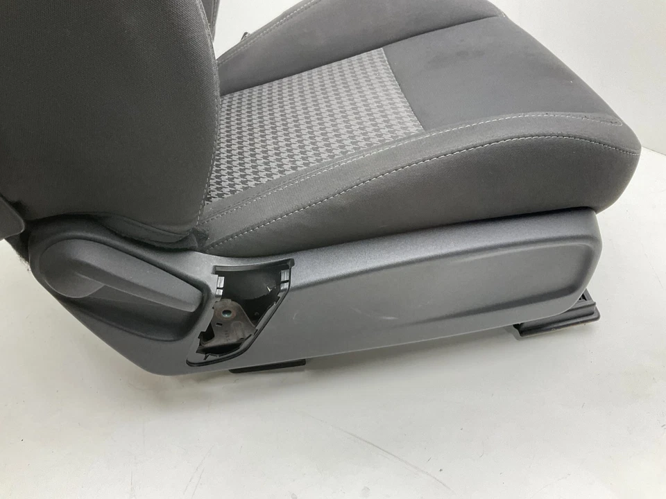 2015 - 2020 Dodge Charger Front Seat RH Passenger Side Black Cloth Manual - Image 4 of 4