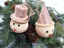 CLEARANCE Set 2 NWT 4" Painted Paper Snowman Sheet Music Hat Christmas Ornaments