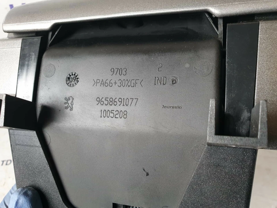 PEUGEOT 308 MK1 2007-2012 HEATER PANEL SURROUND TRIM AND ASHTRAY 9658691077 - image 4 of 4