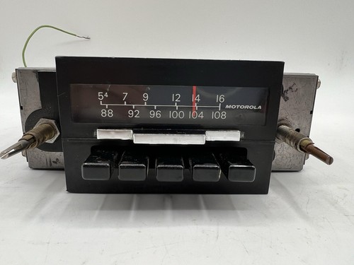 Vintage Motorola 1F2RFM4 FM Radio Automotive Car Truck Van In Dash UNTESTED - Picture 3 of 9