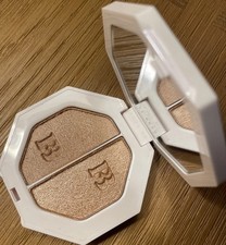 Fenty Beauty Killawatt Freestyle Highlighter Duo in Afternoon Snack / Mo  Hunny