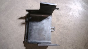 Hintere Abdeckung Batteriekasten 3C0915336A 1598 CCM 77 KW VW Passat 1.6 TDI DPF