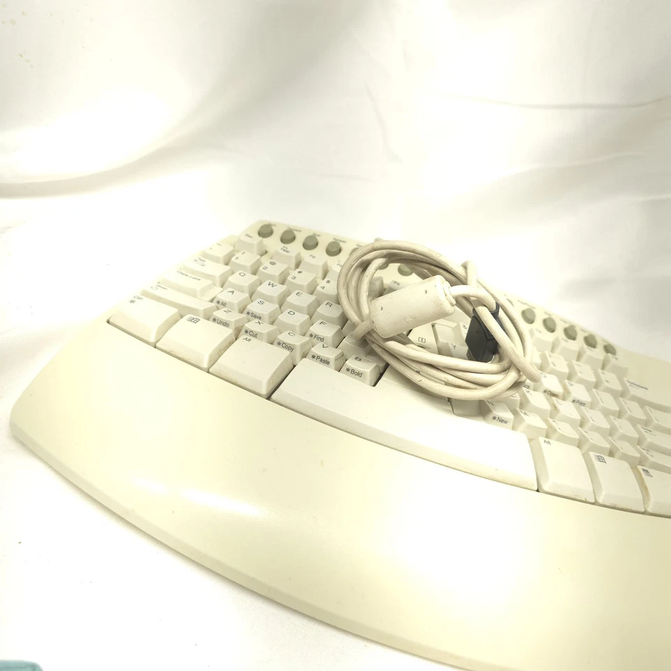 Dell by Microsoft Ergonomic Natural USB Keyboard Pro Model No. RT9403 TESTED - Image 3 of 4