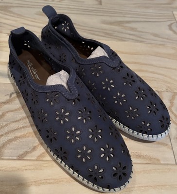 Coldwater Creek Walk With Me Laser Cut Sneakers Flats, Navy Blue, Size 9.5 NIB