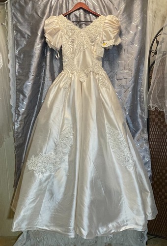 Sz 4 Vintage Lady Eleanor Princess Glam Silk Puff Sleeve, Cathedral Wedding Gown