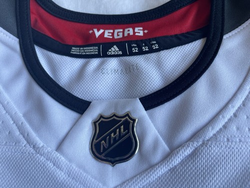 NWT ADIDAS LAS VEGAS GOLDEN KNIGHT WHITE HOCKEY AUTHENTIC JERSEY EZJLVS SIZE 52 - Picture 3 of 10