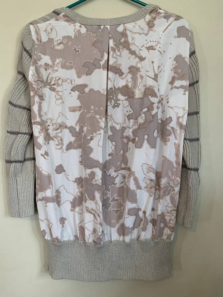 Pullover Simply Vera Vera Wang Top Talla M Manga 3/4 Cuello Redondo Hilo Metálico Foto 4 de 4