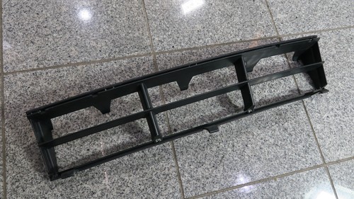 BMW E39 Stoßstangengitter vorne 8235671 original