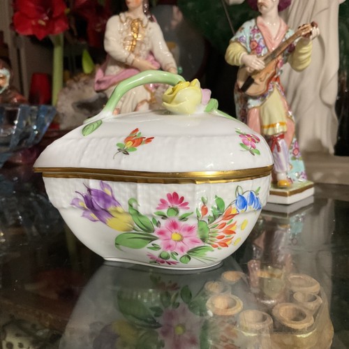 Herend #6003/AF Chinese Bouquet Apponyi heart shaped Bonbonierre covered dish - Picture 2 of 5