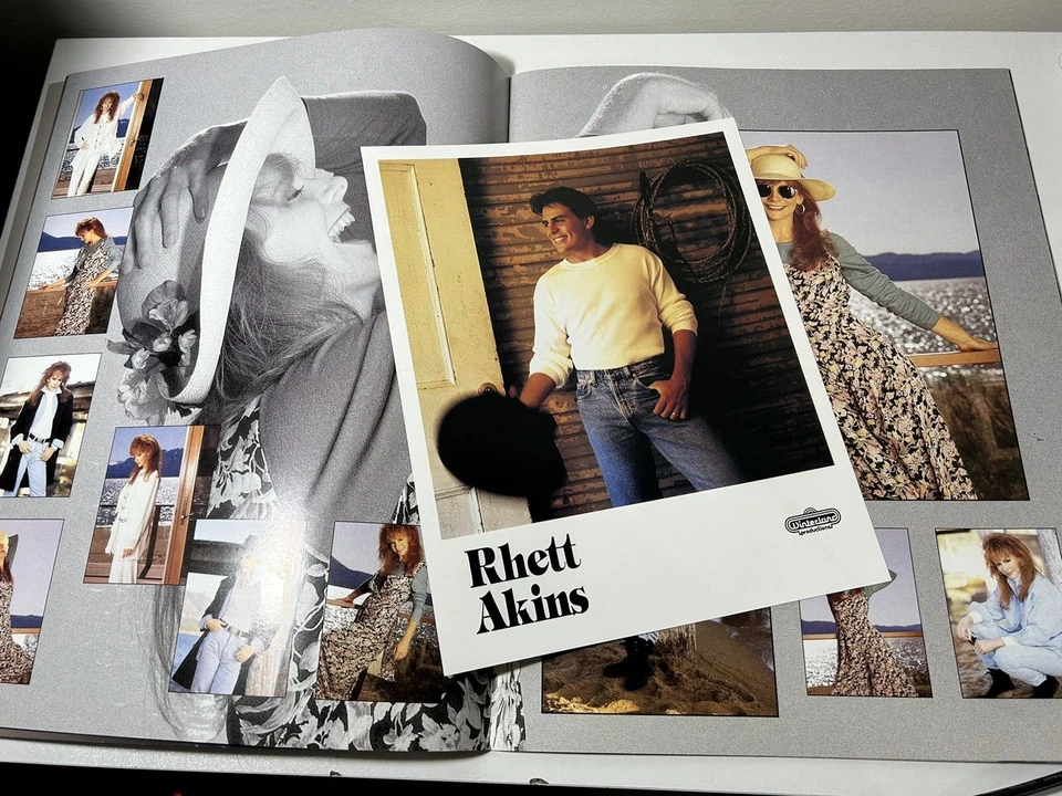 Reba Concert Program Tour Book Rhett Atkins Photo Starstruck Entertainment 1994 - Image 3 of 4