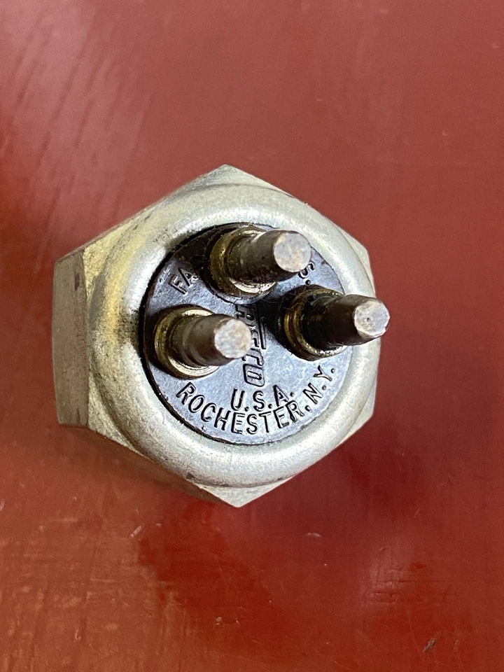 1955 1956 PACKARD 3- TERMINAL HYDRAULIC STOP BRAKE LIGHT SWITCH - Imagem 4 de 4