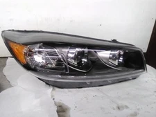 19-20 Kia Sorento Right Passenger Headlight Halogen Bulb Type LED Accents 