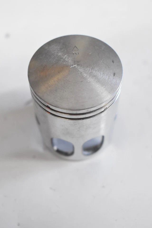 Kit piston origine YAMAHA YQ  50 NITRO  AEROX  MAG-G liquide ref: 5HE-E1631-00 - Photo 2/4