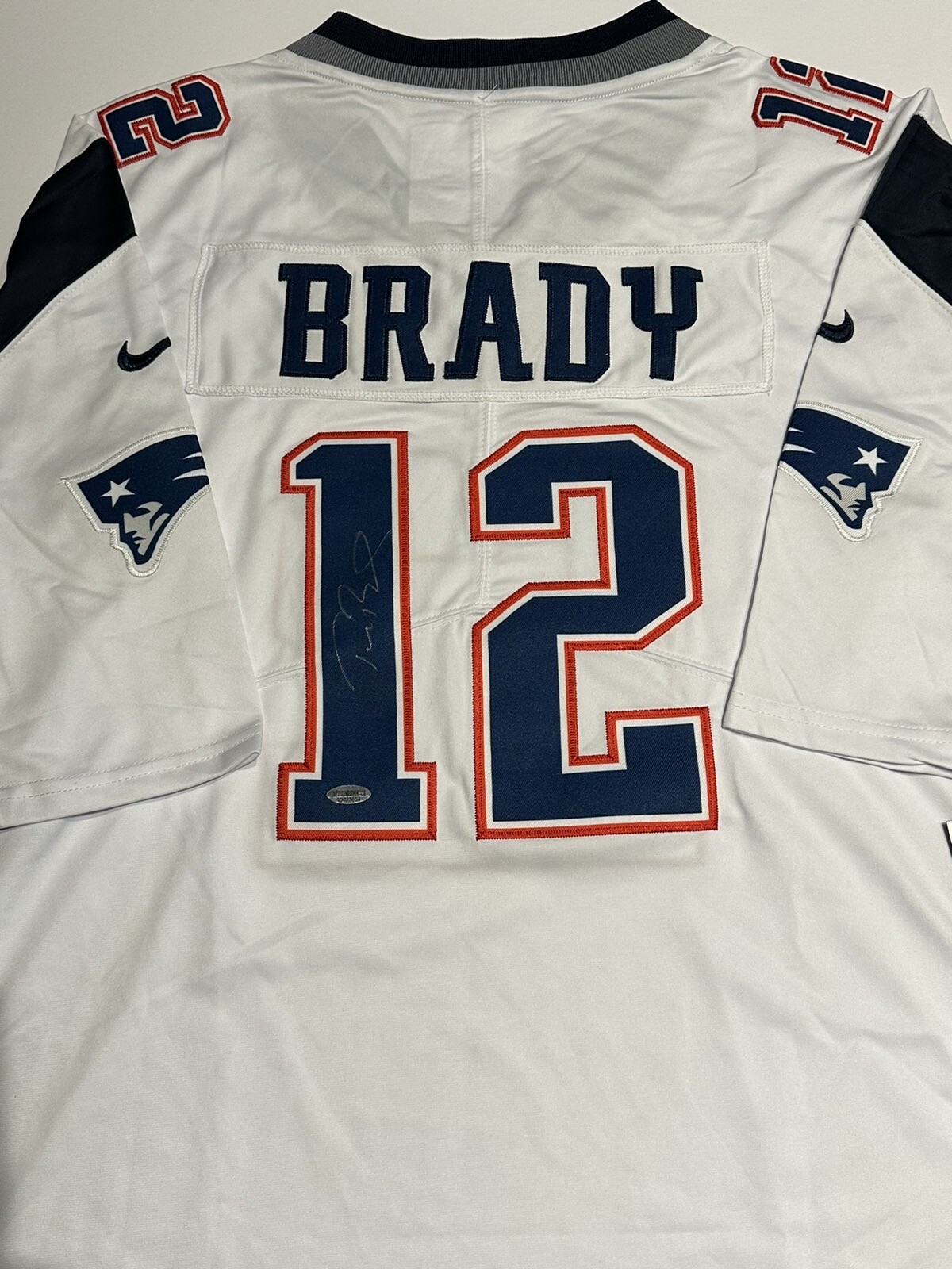 Tom Brady signed New England Patriots White Nike On Field NFL jersey w
