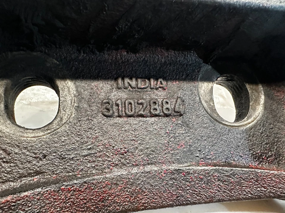 Soporte de montaje delantero motor diésel CUMMINS ISX15 3102884 OEM Foto 4 de 4