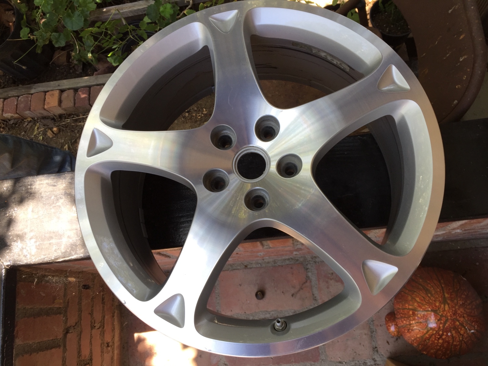 19" FERRARI CALIFORNIA OEM FACTORY ORIGINAL MADE IN ITALY (1) FRONT SPARE WHEEL.