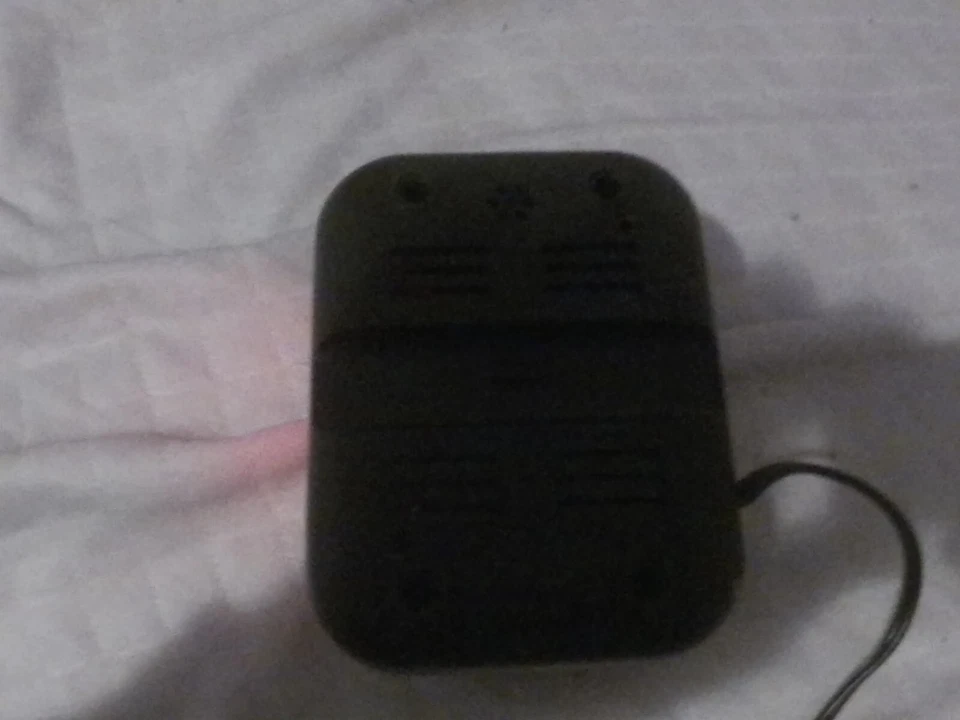 Sharp Alarm Clock With USB, Black - Image 4 of 4