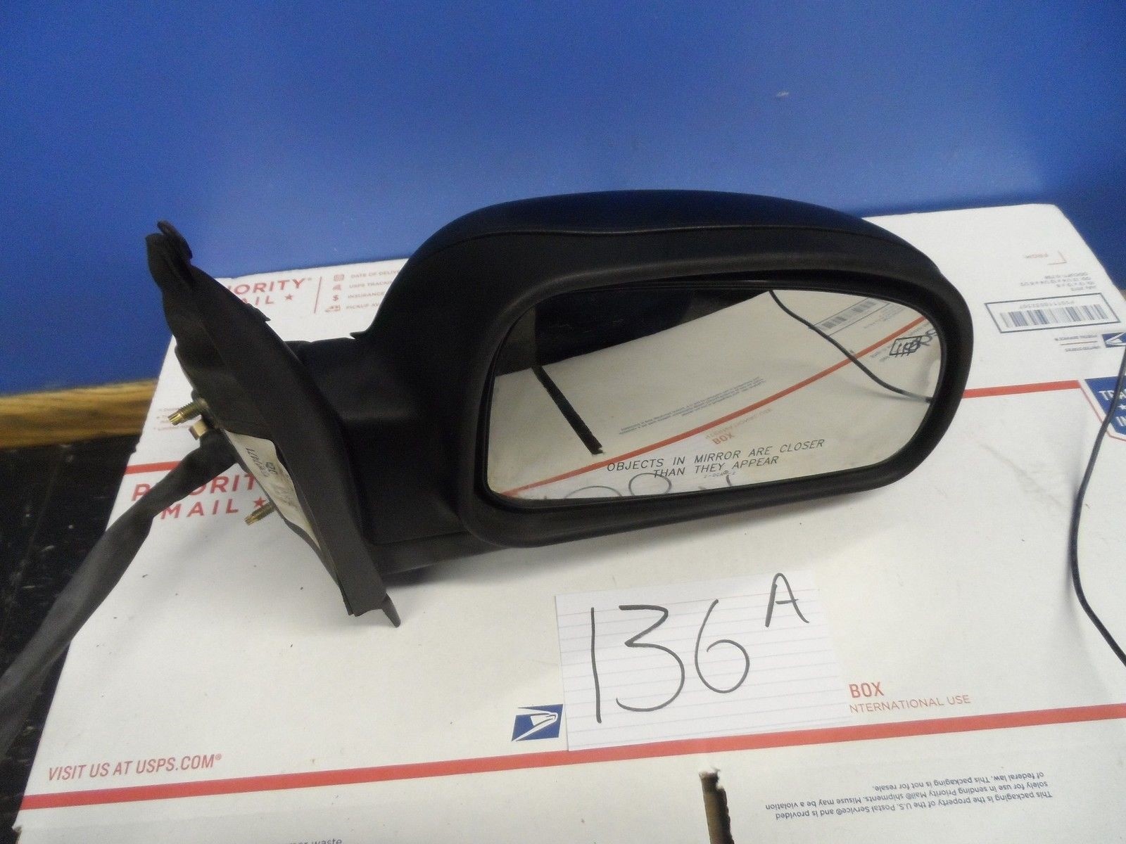 2002 - 2009 GMC Envoy PASSENGER side Mirror Used Power Black Texture #136-A