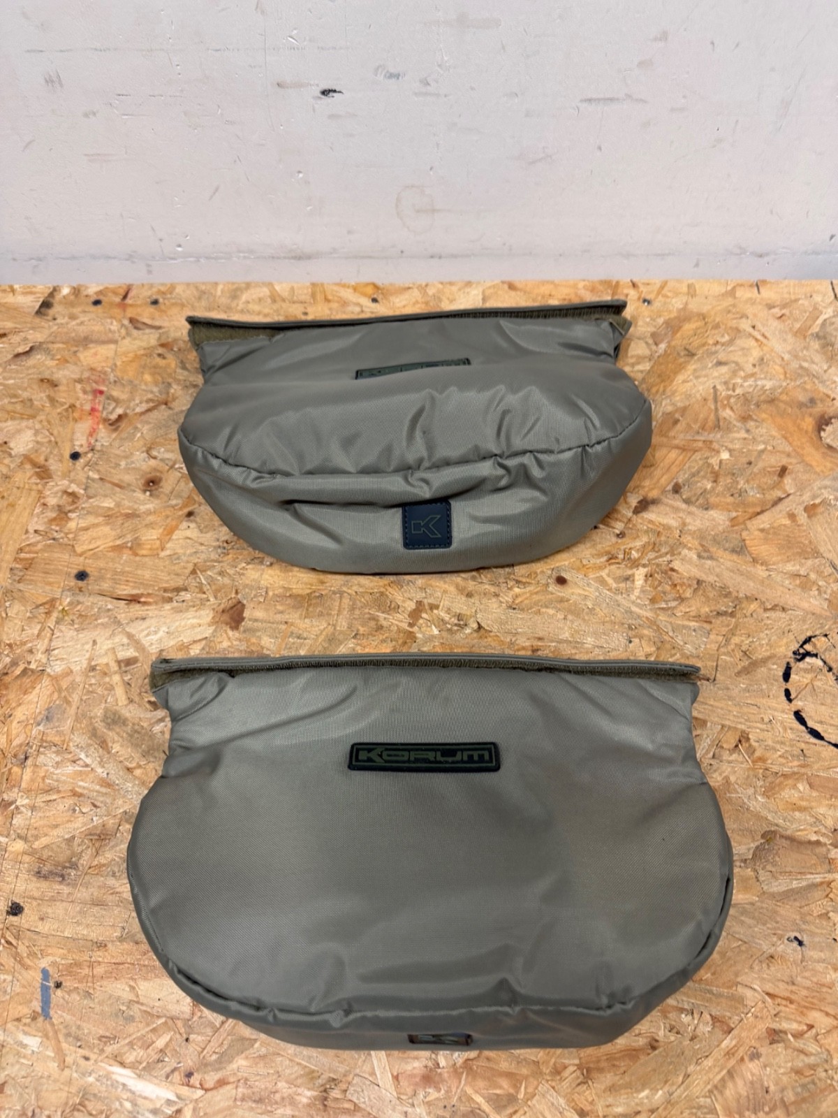 COARSE FISHING TACKLE - 2 x KORUM ON ROD REEL POUCHES