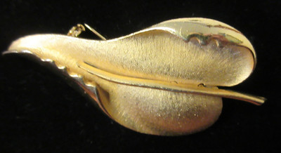 Vtg Large Heart-Shaped Leaf Brooch Gold Tone Unique Retro Pin