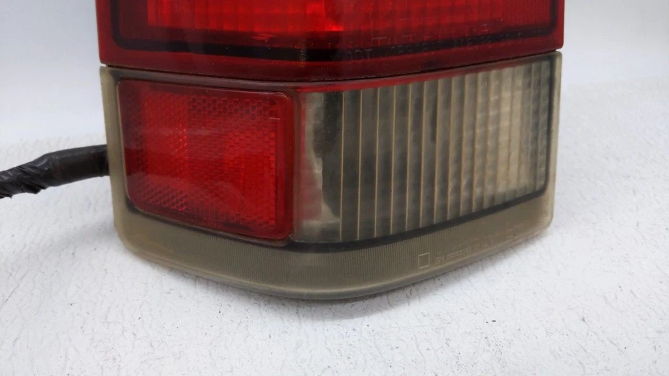 Luz trasera lateral izquierda para conductor GMC Savana 2500 1996-1999 OEM WURM9 Foto 3 de 4