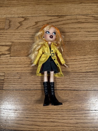 VTG BRATZ Pretty N’ Punk Cloe London Doll Fashion 2001 MGA
