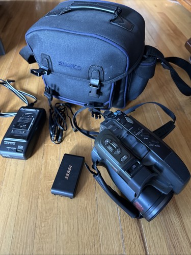 Panasonic Palmcorder PV-D496 Video Camcorder Black, 22x Optical Zoom - Picture 1 of 8