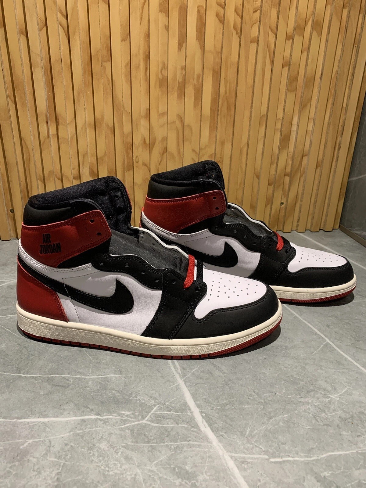 Jordan 1 Retro High OG Black Toe Reimmaginato UK10 ✅ Autentico