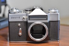 Appareil Photo Argentique ZENIT-ES BOITIER NU - CHROMÉ USSR - EXCELLENT