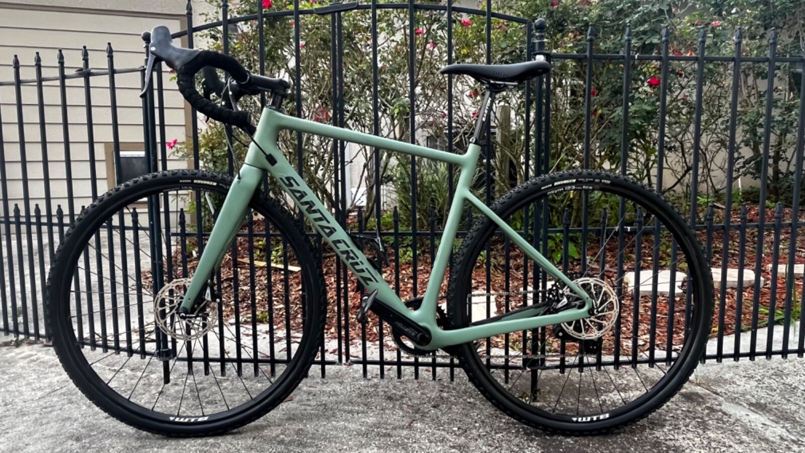 Women’s Green 54” Santa Cruz Stigmata CC