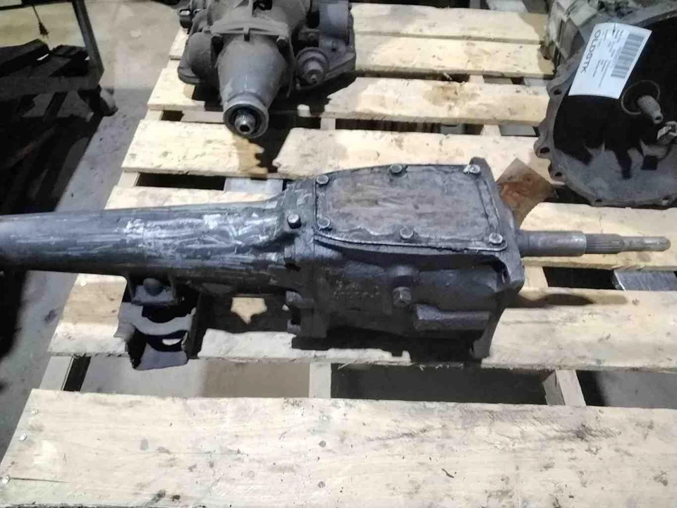 1966 - 1972 DODGE DART 3spd Top Cover Transmission. Stored 45 years. - Image 2 of 4